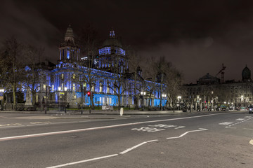 Belfast City hall in the night, UK - obrazy, fototapety, plakaty