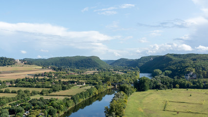 Vue du château de Castelnaud sur la Dordogne