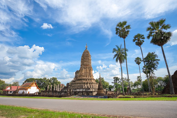 Naklejka premium Wat Phra Si Ratana Mahathat in Si Satchanalai Historical Park