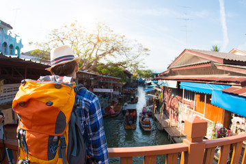 Travel Damnoen Saduak Floating Market in    Thailand, Date:04/22/2018 