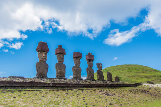 Anakena e i suoi 7 moai di Ahu Nau Nau