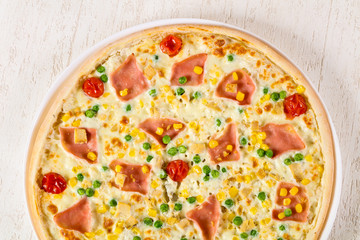 Pizza with ham