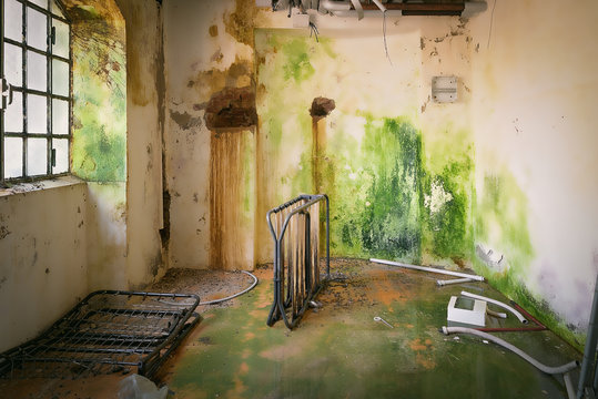 Albergo Terme Abbandonato Lavanderia
