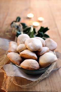 Sweet ravioli biscuits (Italy)
