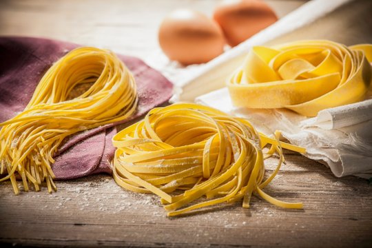 Fresh tagliolini and pappardelle