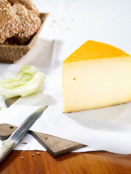 Gouda, lettuce and sunflower seed rolls