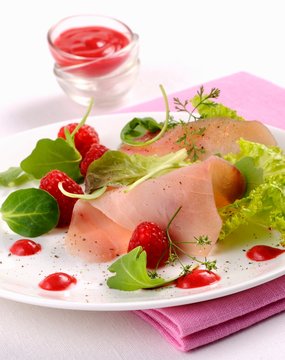 Swordfish carpaccio with raspberry sauce
