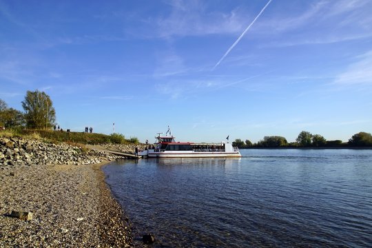 Personenf&auml;hre, zur Rhein&uuml;berfahrt von Wesel-Bislich nach Xanten 
