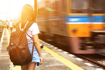 Traveling bagpack to train I'm going to park at the station.