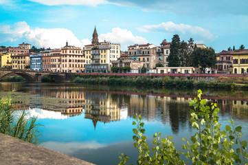 Fototapeta na wymiar Arno river in florence