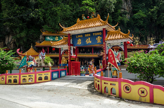 Ling Sen Tong, Temple cave, Ipoh, Malaysia - Ling Sen Tong is a beautiful Taoist cave temple located at the foot of a limestone hill in Ipoh, Perak.