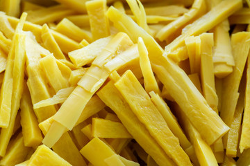 The bamboo shoots are cut into pieces.