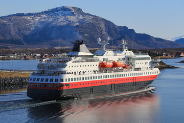 The coastal ship departing from Brønnøysund, in northern Norway,Coastal  ship 