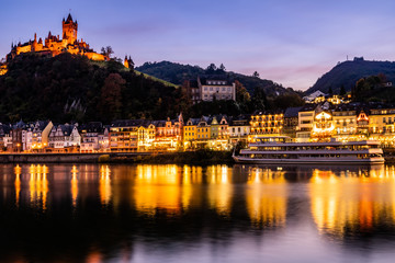Fototapeta premium Blaue Stunde in Cochem