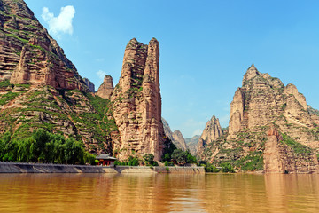 Fototapeta na wymiar Bacino di Liuijiaxia Canyon Binglin Si Tempio buddista - Lanzhou Gansu - Cina
