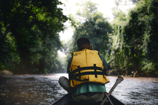 Boot Trip in Dschungel Regenwald