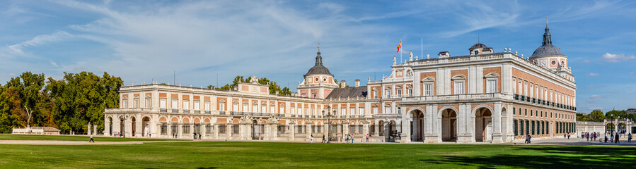 Naklejka premium Facade of the royal palace of Aranjuez in the province of Madrid