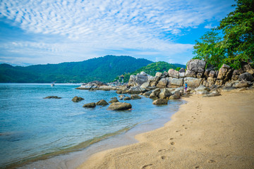 Fototapeta na wymiar tropical beach and blue sky background