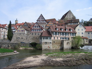Mittelalterliche Stadt Schwäbisch Hall mit Neubau
