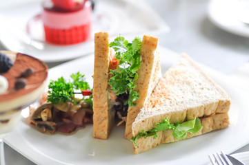 mushroom sandwich or tuna sandwich