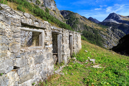 Verlassene Schochenalpe in den Allg&auml;uer Alpen