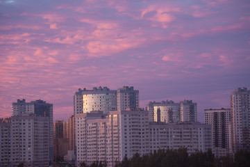Fototapeta premium City scape at the beautiful violet sunset