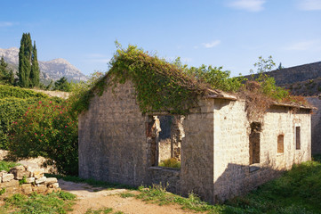 Fototapeta na wymiar Old destroyed building. Montenegro, Herceg Novi city, ancient fortress of Spanjola