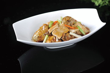 Braised fish with tofu in thick soup