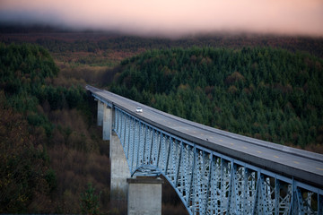 Obraz premium bridge over the river