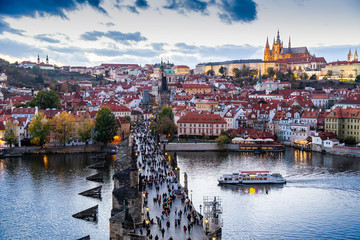 Obraz premium Most Karola na rzece Wełtawie, Małe Miasto (UNESCO), Zamek Praski, Praga, Czechy