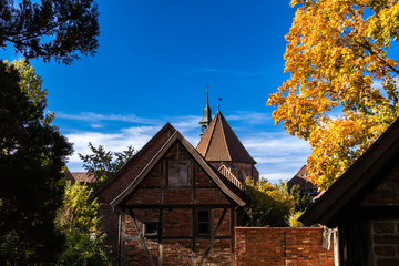 Fototapeta premium Kloster Lüne im Herbst