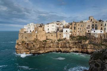 Polignano mare apulien italien stadt ansicht meer cityscape citta apulia italia
