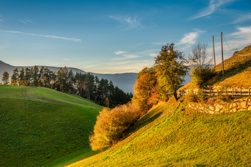 Goldene Stunde über dem herbstlichen Südtirol