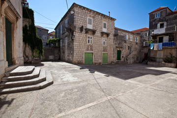 Platz in der Altstadt von Korcula, Kroatien