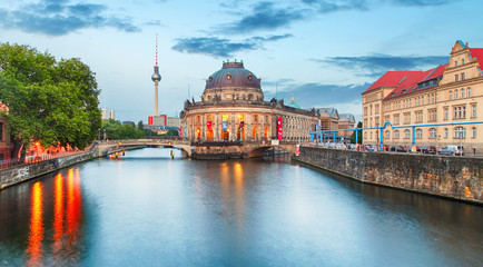 Fototapeta premium Pretty night time illuminations of the Museum Island in Berlin, Germany.