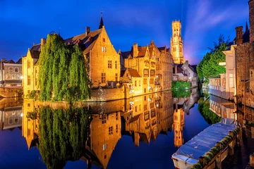 Deurstickers Brugge De historische oude binnenstad van Brugge, België, UNESCO-werelderfgoed