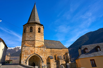 Fototapeta na wymiar Gausac church village near Viella Vielha