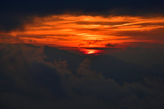 大台ケ原山日出ヶ岳から見た落日