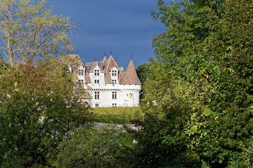 Château ciel orageux