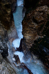 Fototapeta na wymiar Höllentalklamm bei Garmisch-Patenkirchen - Wasserfall - Klamm