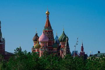 Fototapeta na wymiar Saint Basil's Cathedral (Sobor Vasiliya Blazhennogo) taken from Zaryadye Park. Moscow, Russia