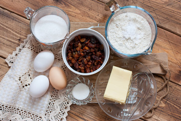 Step by Step Cooking of Raisin Cake - Necessary Ingredients, Top View