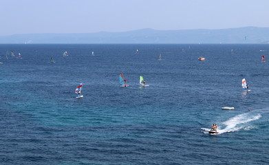 Windsurf in vacanza - sport e divertimento