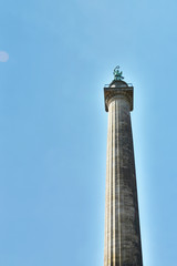 S&auml;ule mit Statue - Waterloos&auml;ule Hannover