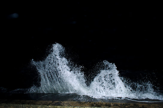 Fototapeta Splashing wave on the Black sea.