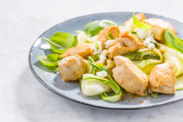 Low carb zucchini pasta with chicken