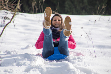 Ragazza nella neve