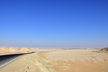 Fototapeta na wymiar Road in Sahara desert, Egypt