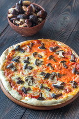 Pizza with porcini mushrooms