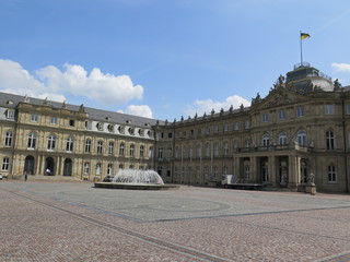 Obraz premium Neues Schloss in Stuttgart mit Ehrenhof